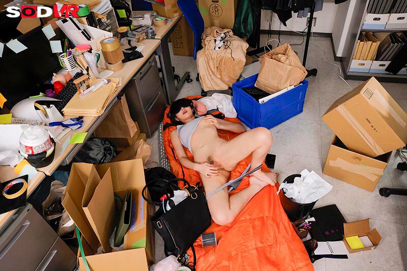 DSVR-1815【VR】【8K】会社在住4年目 ズボラ限界社畜ちゃん（26） 残業中の若手社員を喰い荒らす肉食痴女。杭打ちピストンで性欲もストレスも完全発散。 藤森里穂（A 4th year employee in the company, a lazy corporate slave (26) A carnivorous slut who devours young employees working overtime. She completely releases her sexual desire and stress with her pounding pistons. Riho Fujimori）