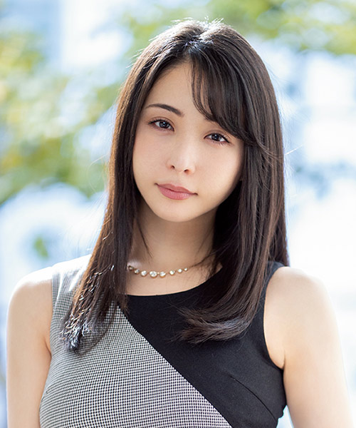 新井エリー