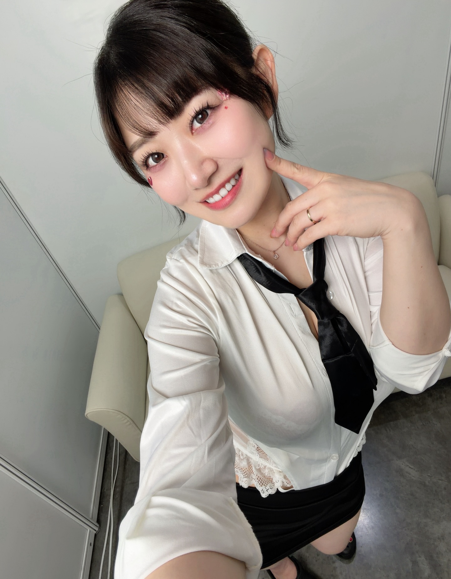 小梅えな