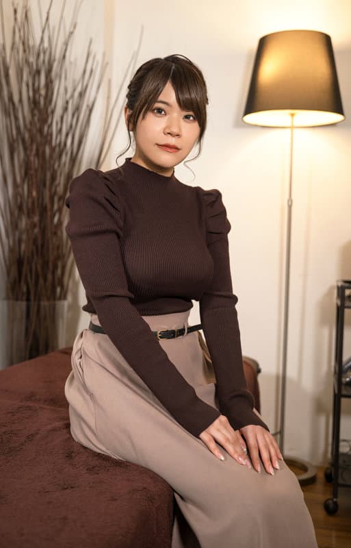 CAFR-514 [VR] Yaba油性性交与性欲蛋的年轻妻子扭转了恶性油按摩器的诱惑都久井りお