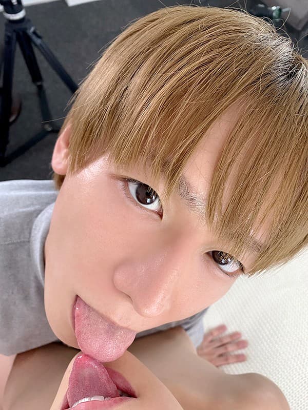 KIWVR-232 【VR】「AV女優になってみた！！」 【AV女優デビュー疑似体験VR】―人気AV男優【向理来】と初めてのハメ撮り撮影― 浜崎真緒