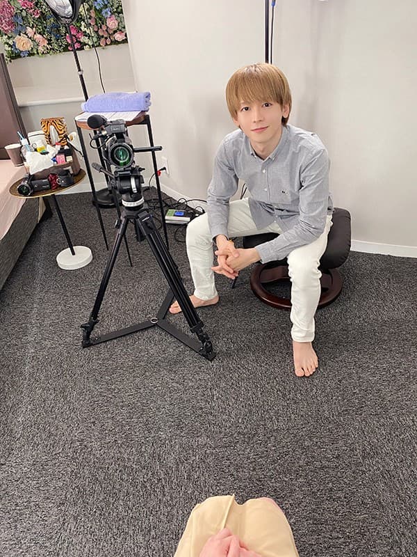 KIWVR-232 【VR】「AV女優になってみた！！」 【AV女優デビュー疑似体験VR】―人気AV男優【向理来】と初めてのハメ撮り撮影― 浜崎真緒