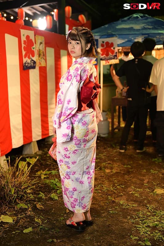 DSVR-851 [VR] [追踪视角] 浴衣少女 ● 强在未婚男友身边 ● 敲诈在VR节日调情的年轻夫妇。婴儿脸和发育良好的乳房。是的，阴道射精决定。