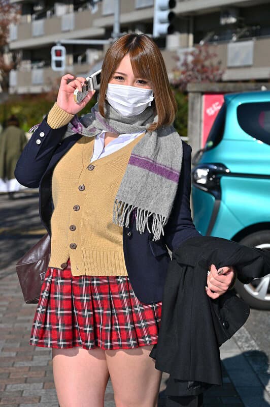 NKKVR-022 [VR] 就算穿制服，也只能把它看成是勃起不可避免的性欲急速的目标。努力成为我性欲的发泄口（笑）神楽りん