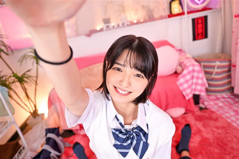 KIWVR-384 [VR] [不要碰！禁止生产！ 】 元气满满【极情色鬃毛纤细S级美少女】用壮阳药连续射精发情！活生生卷起的敏感女孩○生口和早泄马○未经许可的Ko [口射，3阴道射精]受孕Kimepako禁止J○Refre！ 倉本すみれ