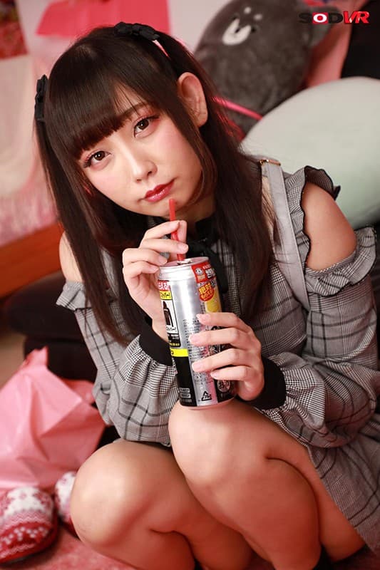 DSVR-868 [VR] 她是太喜欢我的我的偶像春花みなみ