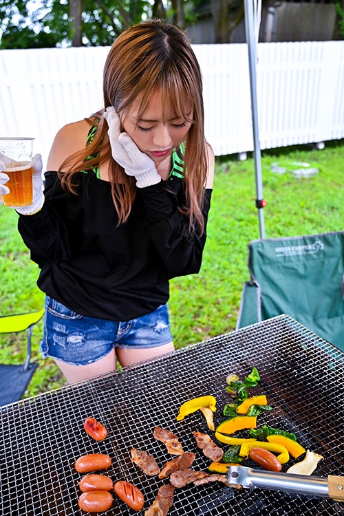 KIWVR-178 [VR] [BBQ和酒]交了朋友[Gal]我和朋友一起疯了，即使我没有约会，我也上瘾了！而且，它是生的！ ！！密室面对面坐后背，【吸顶专精】蒙面女牛仔，超蒙面乌贼射SEX传教位！ ！！ 葉月もえ