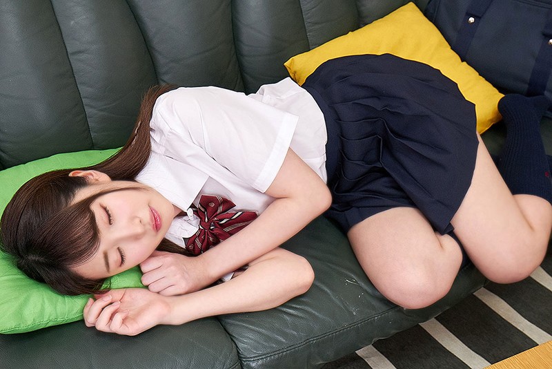 VRKM-043 [VR] 败给了距离Kuchibir 1公分的村村的诱惑，与姐姐深吻。 皆月ひかる