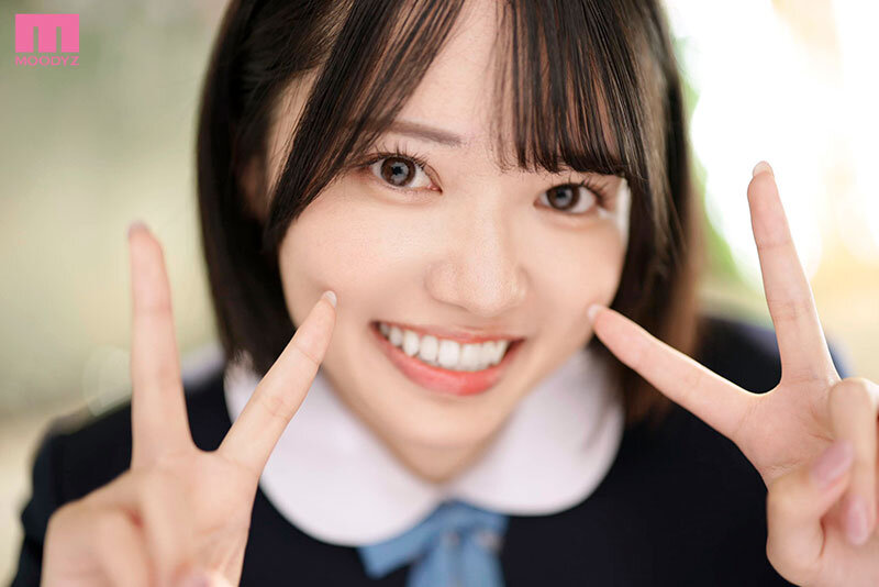 MDVR-377 【VR】不再是学生了哦？被持续告白3年的小恶魔学生最终诱惑…制服下隐藏的稚嫩身体与毕业纪念性爱 八坂凪