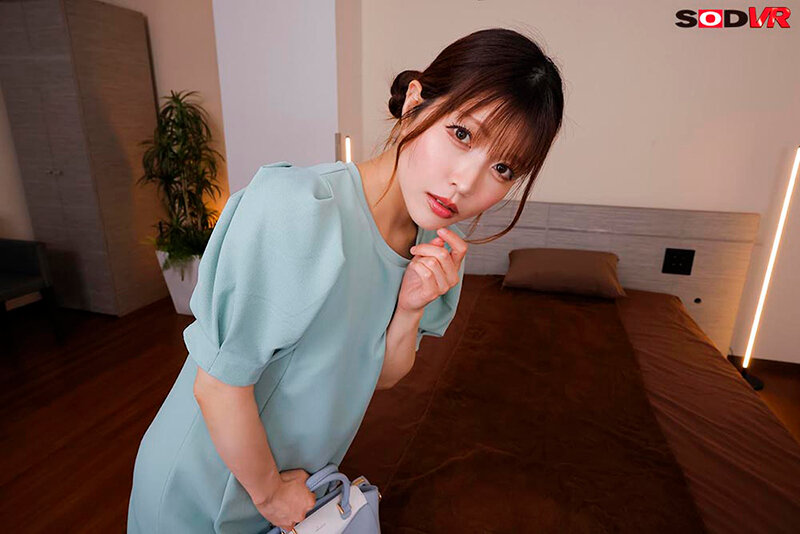 DSVR-1830 [VR] [8K] If I Get Caught, My Life Is Over?! I Work a Side Job at an Erotic Massage Parlor… The One Who Always Comes to the Salon is My Big-Assed Boss, Akari Niimura, Who Unknowingly Seduces Me