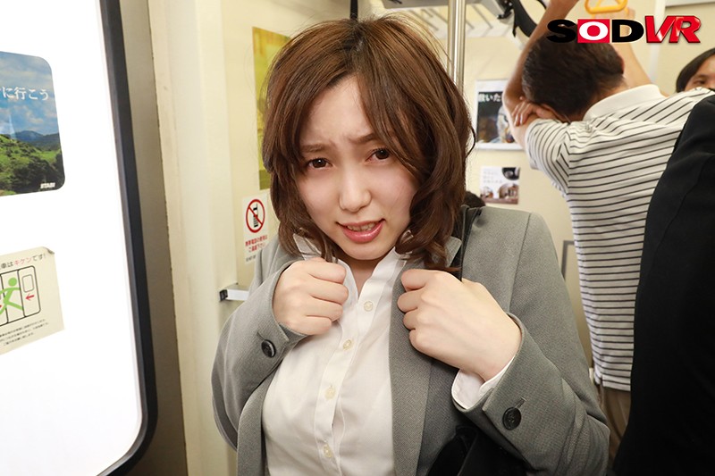 DSVR-823 [VR] 荡妇●被老师团包围的美巨乳办公室小姐一边讨厌一边揉着G罩杯很强大●中出田中ねね