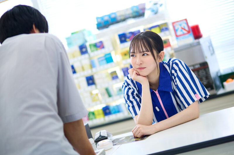 URVRSP-510 【VR】【8K】与十年的本地炮友在便利店打工休息时，将侧道旁的乡下便利店当作旅馆，任性放纵，汗流浃背地欢爱。西元めいさ