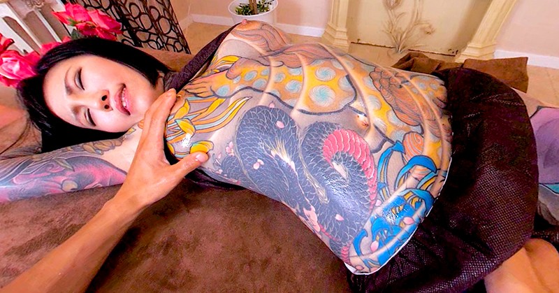 KIWVR-184 【VR】副油美容店-纹身【纹身】让美女喝【壮阳药】随心所欲卷起来！我一直在用丰富的口交尖叫着说“我想要一个公鸡……”，所以我猛烈抨击了生maco [Kimepaco]！ 桜雅凛