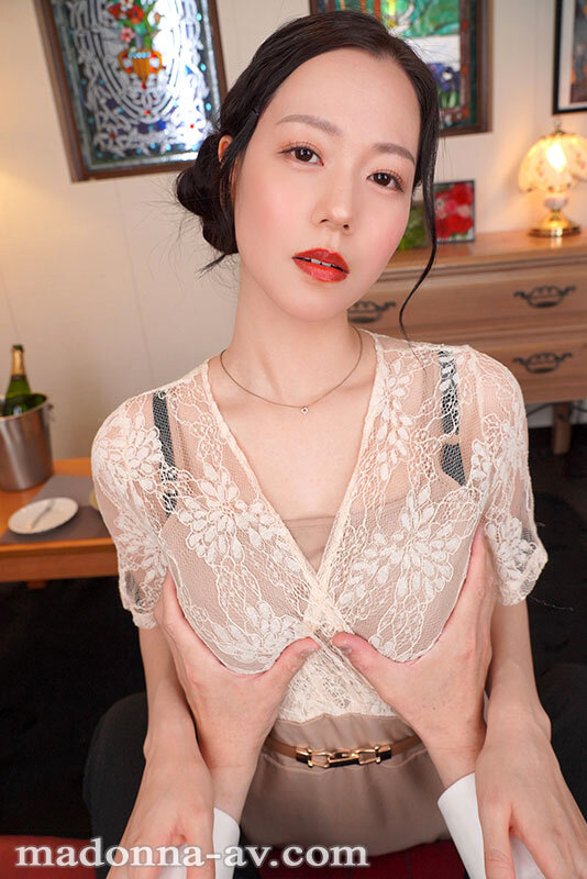 JUVR-255 【VR】超高画质8K 初VR岬光「末班车好像已经没了呢…」 婚礼二次会结束后 与新娘朋友·光意外的一夜情