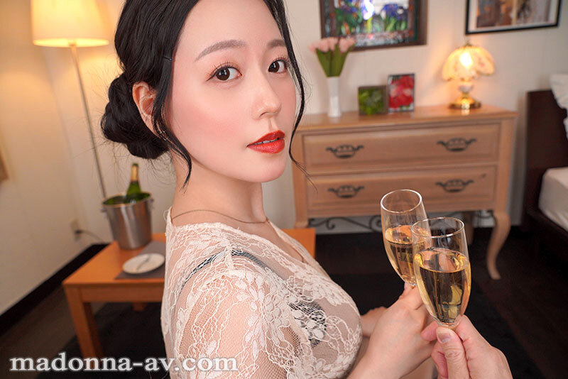 JUVR-255 【VR】超高画质8K 初VR岬光「末班车好像已经没了呢…」 婚礼二次会结束后 与新娘朋友·光意外的一夜情