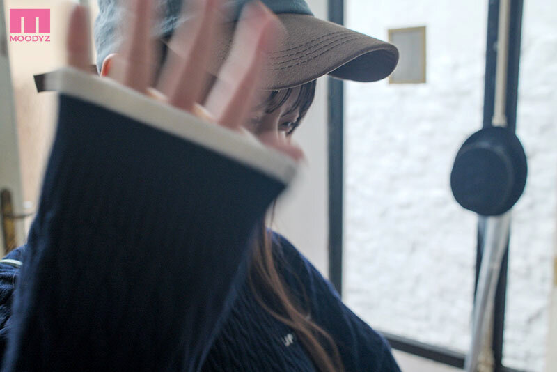 MDVR-380 【VR】与八木奈奈的初次秘密过夜约会 明明已经害羞地牵手缠绵，她却露出”还不想回去…”的可爱表情 忍不住续住和全世界最爱的奈奈一晚一次、两次、三次…