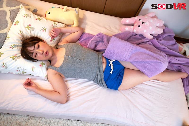 DSVR-691 [VR] Onesho被亲戚的姐姐抓住了……