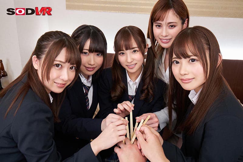 DSVR-696 [VR] 我是唯一的男生！ ?? Yariman J ● 和 Strong ● 学校旅行期间的哈林国王游戏