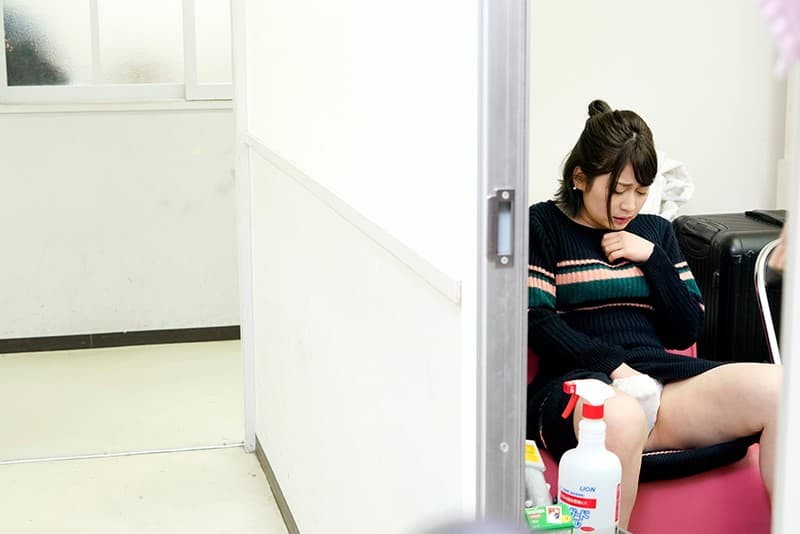 DOVR-085 【VR】你是新人AD！ VR 美咲环奈 美咲真奈勇利被女优诱惑“为什么不试试呢？”