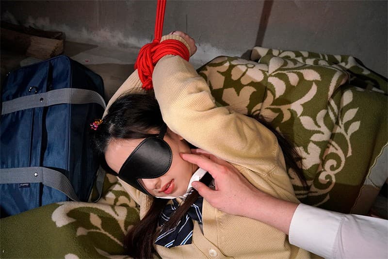 URVRSP-044 [VR] 女生○学生坐月子花根