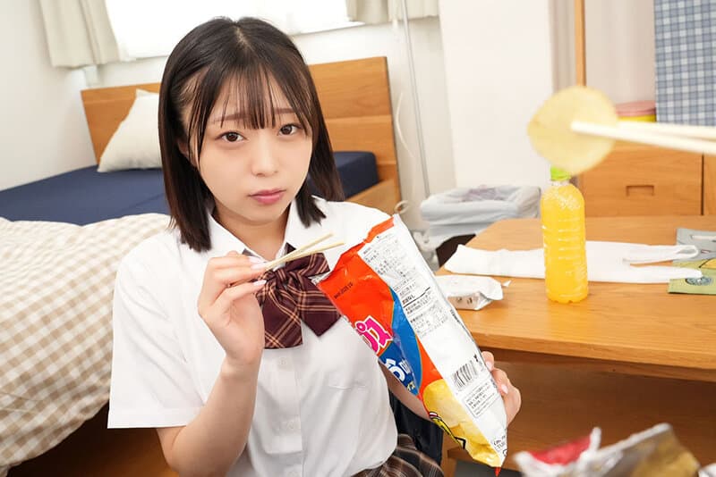 SAVR-892 【VR】“嘿…再弄脏一点？”洁癖症患者的J×女友在被颜射时觉醒对污浊的快感，沉迷于浓密的黏膜接触。月乃绫