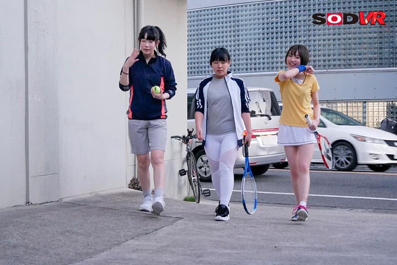 DSVR-720 [VR] 网球部的咲酱被带进写真社的暗房，未经允许成为被摄体，被邀请到又小又臭的俱乐部房间。