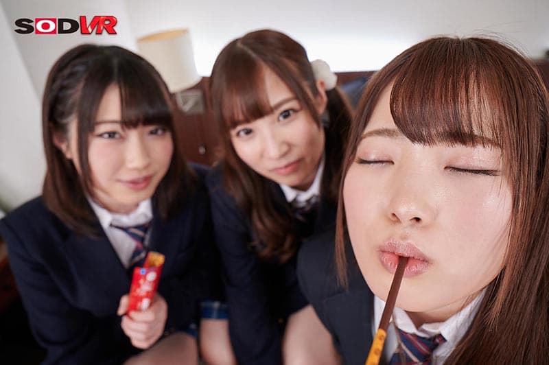 DSVR-696 [VR] 我是唯一的男生！ ?? Yariman J ● 和 Strong ● 学校旅行期间的哈林国王游戏