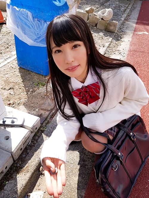 KIWVR-148 [VR] [3D Gonzo VR改] 认出我偶然遇到的温柔整洁的J○家强行操！被不知道的男人嫌弃的身材超敏感体质的苗条美少女被不认识的男人讨厌，扭动到昏厥的边缘，进行面部射精甚至清洁口交的禁忌犯罪记录！ 八尋麻衣