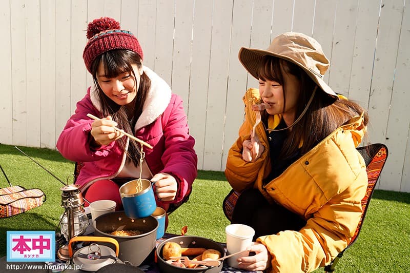 HNVR-020 [VR] 本来打算2对2男2女团去的，但是那天男朋友决定和两个闹剧妹子一起去哈林青年营旅行 晚上记得有逆向3P阴道射精帐篷。