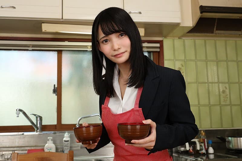 KMVR-877 [VR] 晴朗的早晨。当我醒来时……有一个被姐姐当过荡妇的我。 咲乃小春