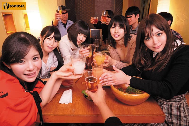 WAVR-100 [VR]总部超越MAX高品质！东京著名私立大学SNS传闻○○圈子一个后宫新欢乐派对，我是一个来自农村的普通男孩，在东京女孩中异常受欢迎！ ！！