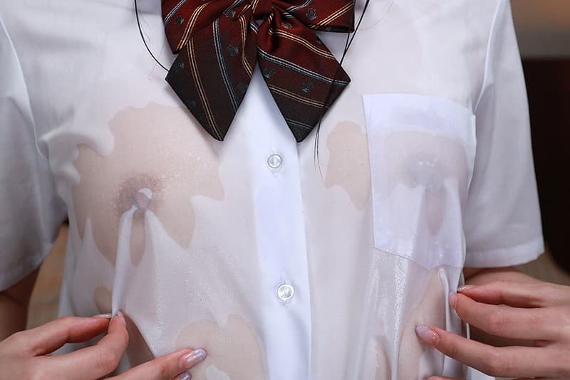 URVRSP-064 [VR] 补偿约会小乳房女孩●生艾娜