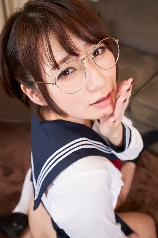 KMVR-825 [VR] 呆呆J的养成方法 ○ Yui，一个书呆子和喜欢自己的书呆子女孩