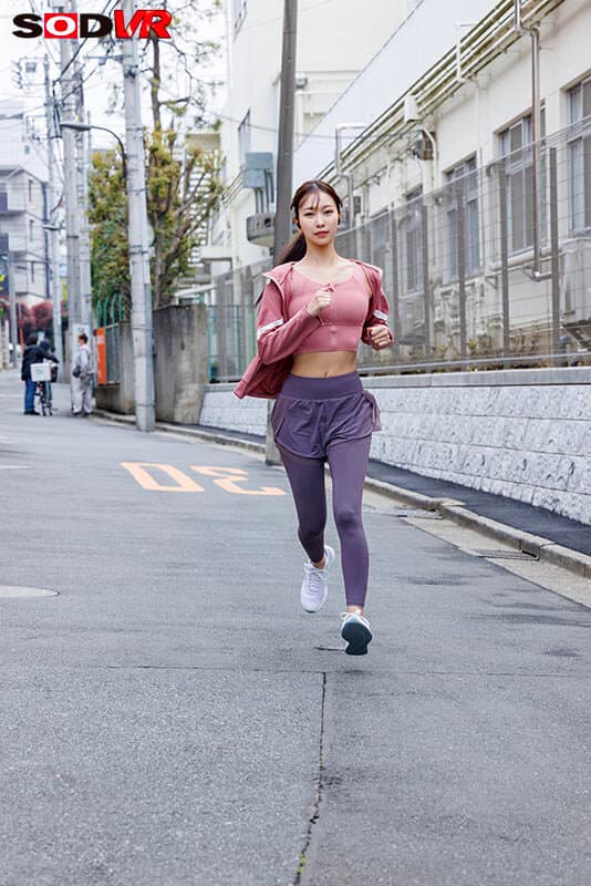 DSVR-1816 【VR】【8K】晨跑后的性感人妻跟踪侵犯。闯入同幼儿园妈妈友家中强行NTR凌辱