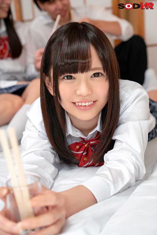 DSVR-633 [VR] 一个孤独的孩子和一个在学校旅行的国王游戏，所以如果你一起跳进被褥…… 桜井千春