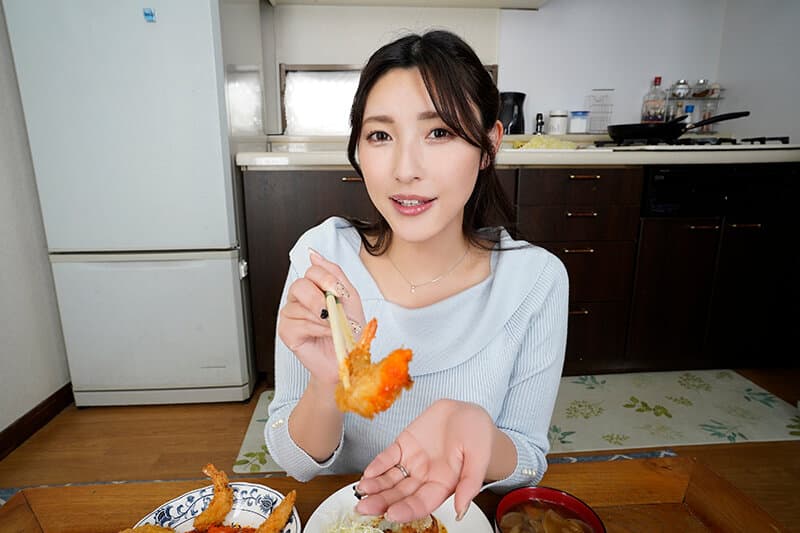 TMAVR-253 【VR】独居儿子的房间 母亲初次亲密接触 森泽佳奈?大槻响?雪代美凤