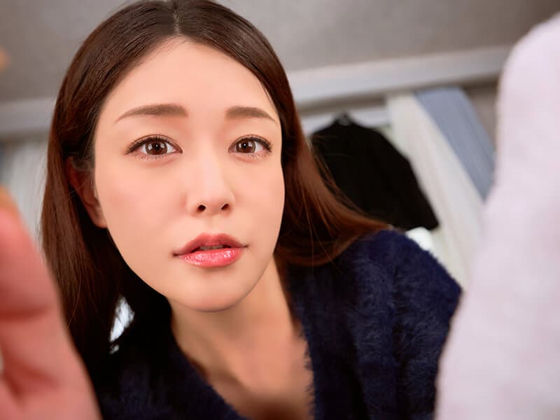 AJVR-230 【VR】独居的我因邻居太太的关心而得到悉心照料，接吻仅距3厘米的贴身护理让我难以抑制勃起，“别告诉你丈夫…”从封口之吻到深吻，再到多次激烈的活塞运动，彻底沉溺其中 橘玛丽