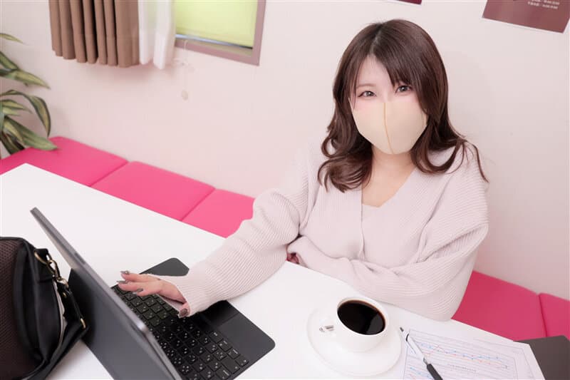 VRPRD-017 【VR】爆乳マルチ女の逆ナン勧誘を裏切り無制限中出し Iカップおっぱい谷間が超接近してハメないわけない！！