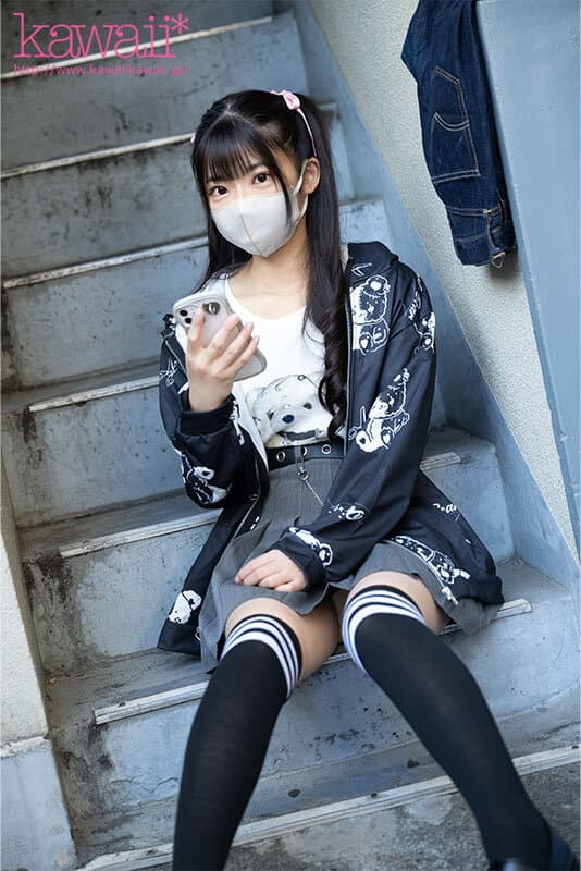 KAVR-357 【VR】面具少女小美 甜美纤细的声音、丰满的乳房、萝莉可爱容貌…无家可归的离家少女 同意出演AV