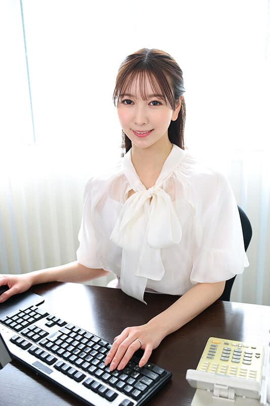 URVRSP-490 【VR】【8K VR】休日出勤是出轨的信号 与沉迷于极致风格的部下在办公室的隐秘激情 森亚美