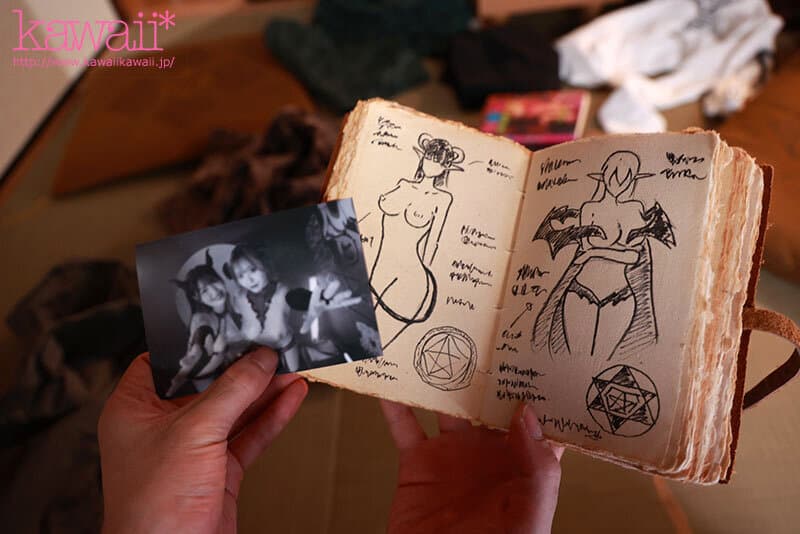 KAVR-455 【VR】打扫爷爷家时意外解封，召唤出双胞胎魅魔，被淫汁改造成性欲无限，双乳夹击厚肉挤压榨取15次精液 安齋愛結 双葉あゆか