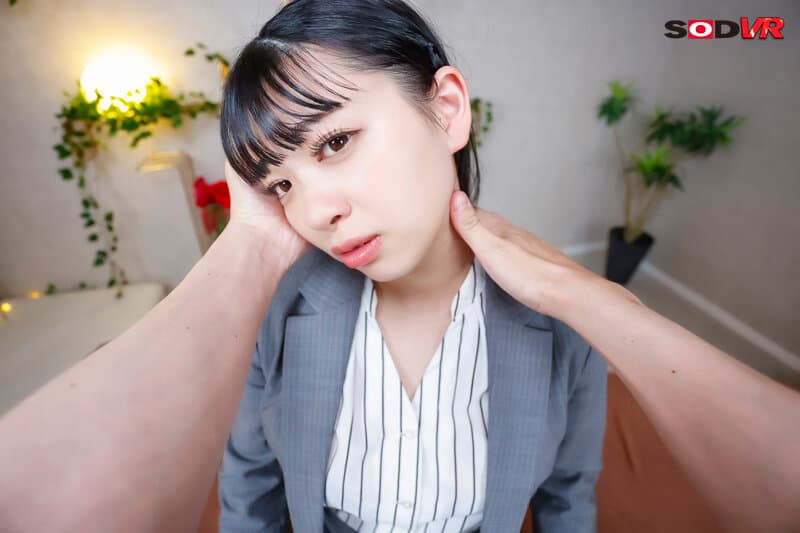 DSVR-1392 [VR]学生时欺负我的女人变成了办公室女郎，来到我的店却不知道这是我的店，所以我给了她春药和克制高潮的礼物，让她潮吹了很多培养她强烈的感官（笑）
