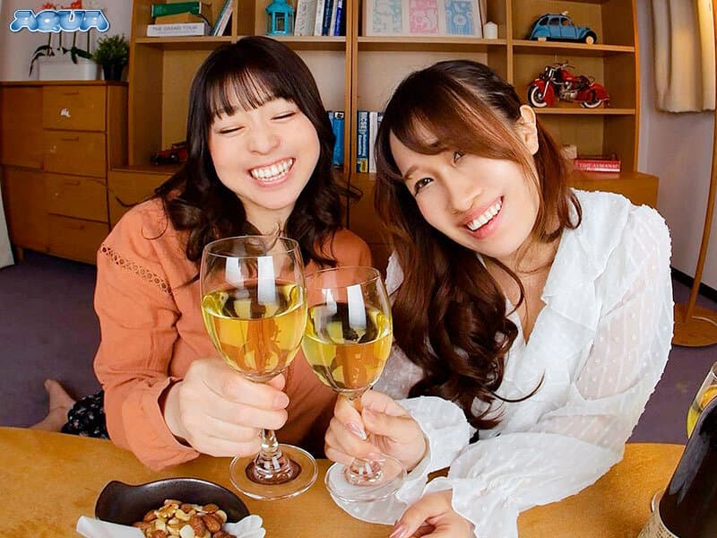 AQUMAM-009 【VR】被妻子的朋友诱惑玩弄，都是因为妻子被NTR后发情的扭曲性癖