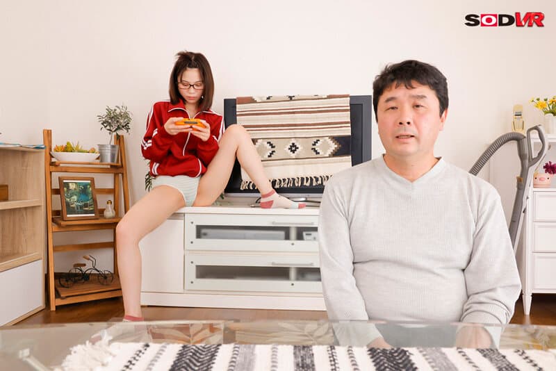 DSVR-1472 【VR】多年后回乡，发现年近三十的姐姐依然自称家务帮手（实为尼特族）。窥见她毫无防备的臀部、狼狈的自慰场景，忍不住袭击了她，久违的阴茎让她兴奋不已，高潮后仍不停追击骑乘位！隐藏巨乳的姐姐（27岁）天宫花南