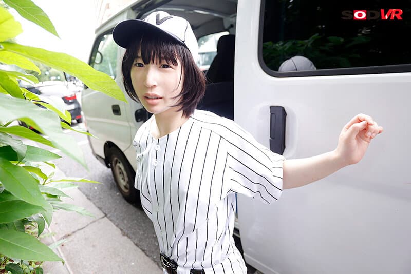 DSVR-1380 [VR] [高品质追踪视角] 假期里，一名男孩子的棒球女孩在市政球场与看到的男孩们一起打球，结果被追踪并强奸。