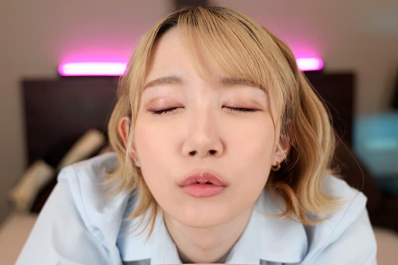 VRKM-1019 [VR] #Late Night Family Restaurant #Runaway JK #PM25:00 悄悄开悟用她的阴部暴露来勾引男人 琴石ゆめる