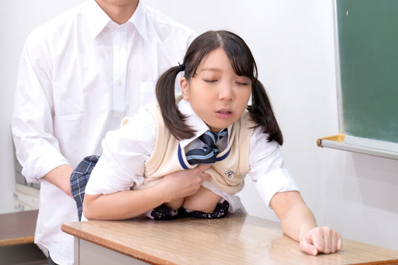 AQUBE-029 [VR] 我姐姐看到我自慰，我无法抗拒，但这是一件好事天海一華