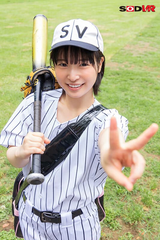 DSVR-1380 [VR] [高品质追踪视角] 假期里，一名男孩子的棒球女孩在市政球场与看到的男孩们一起打球，结果被追踪并强奸。