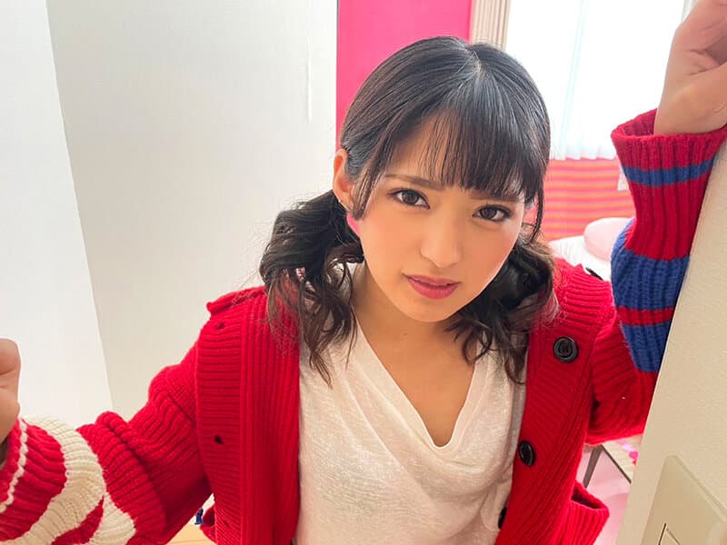 VRKM-940 [VR] 自慰偶遇洋基朋友妹子，本以为她会生气，没想到突然被拽进房间，不让她刷下去连续中出渚みつき