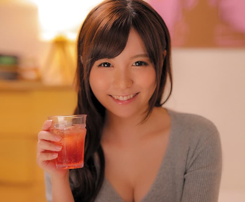 JPSVR-001 [VR] 第一！特价！ “我一直很喜欢……” 当我意识到这一点时，她最好的朋友的房间年轻了两岁！她似乎一直在瞄准我……我无法克服她（她最好的朋友）靠近的诱惑……终于我的嘴唇和嘴唇……